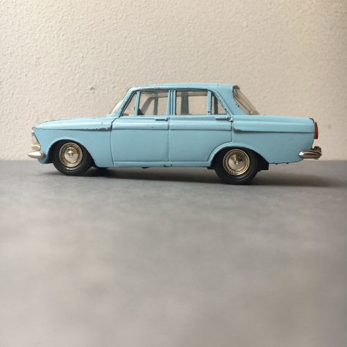 MODELE REDUIT « MOSKVITCH 408 - A1»
