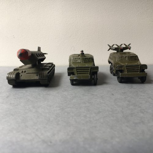 CAMIONS MILITAIRES