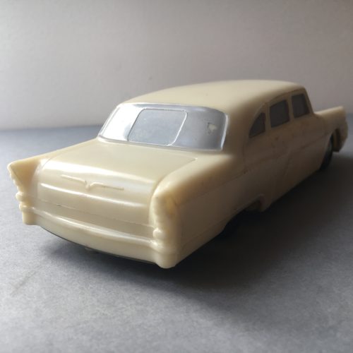 MODELE REDUIT "TCHAÏKA" EN BAKELITE / ref : 0449