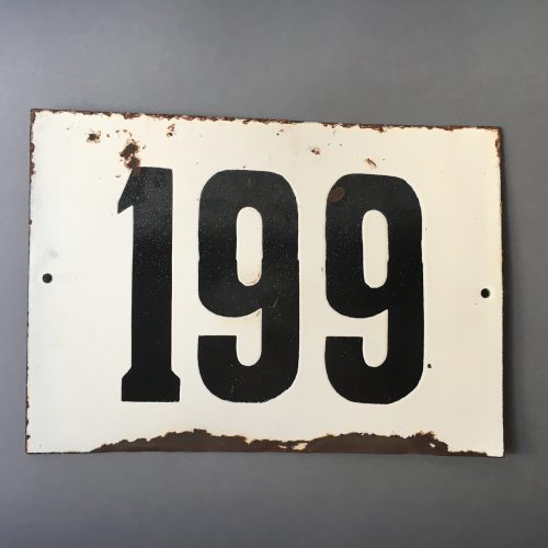 GRANDE PLAQUE DE RUE NUMERO  "199" / ref : 0321