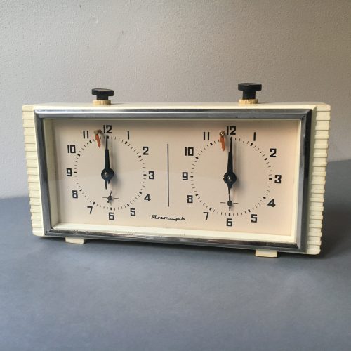 PENDULE DE TOURNOIS D’ECHEC « YANTAR »