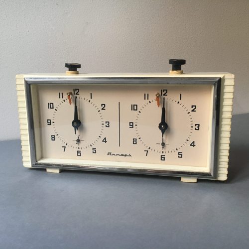 PENDULE DE TOURNOIS D’ECHEC « YANTAR »