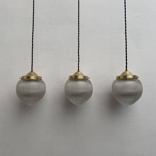 LOT 3 SUSPENSIONS EN VERRE OBUS