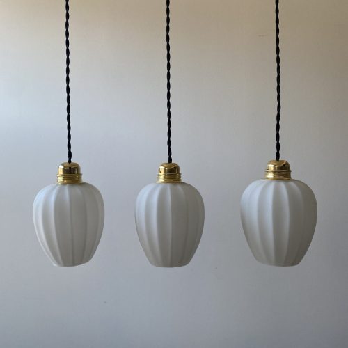 LOT 3 SUSPENSIONS EN OPALINE  / ref : L1227