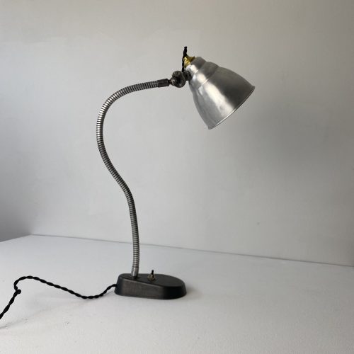 Lampe de bureau Philips noire. Base et réflecteur en tôle mat