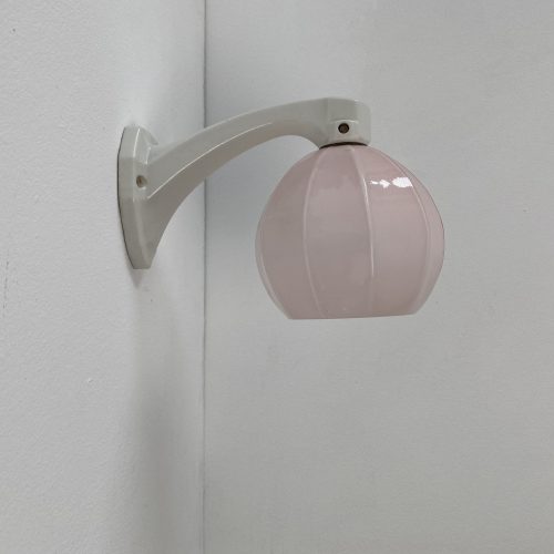 APPLIQUE EN PORCELAINE ET OPALINE / ref : L1300