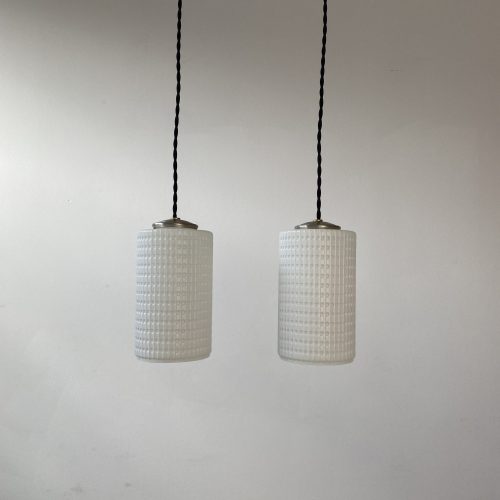PAIRE DE SUSPENSIONS EN OPALINE / ref : L1433