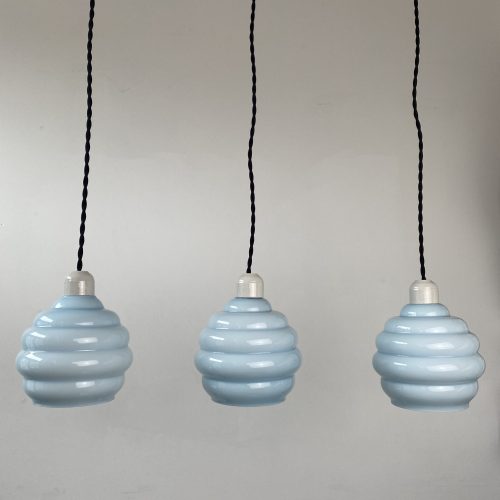 3 SUSPENSIONS EN OPALINE BLEUE / ref : L1519