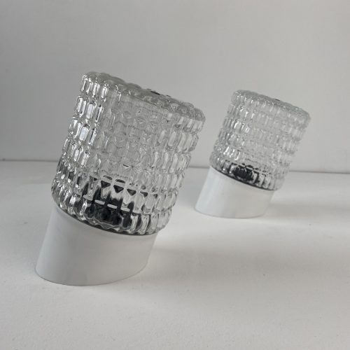 PAIRE D'APPLIQUES EN VERRE MOULÉ / ref : L1613