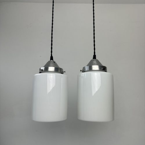 PAIRE SUSPENSIONS EN OPALINE  / ref : L1862