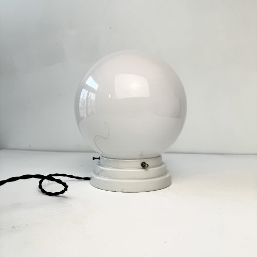 LAMPE A POSER ART-DECO EN OPALINE / ref : L1784