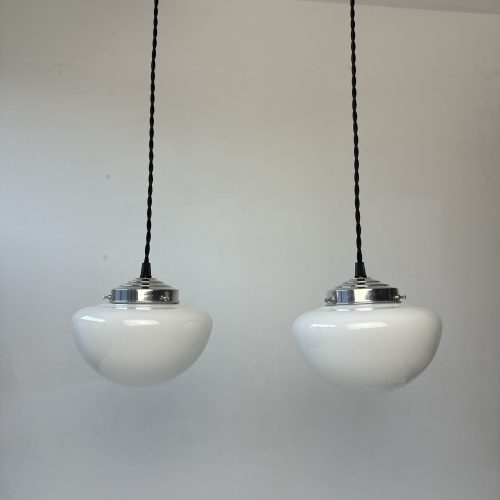 PAIRE SUSPENSIONS EN OPALINE / ref : L1886