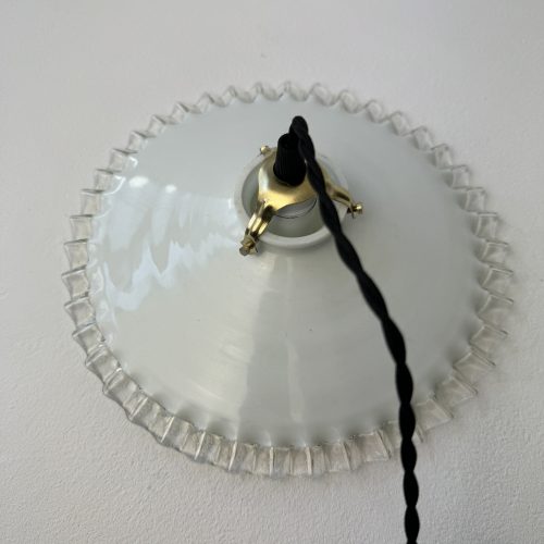 SUSPENSION EN OPALINE DENTELEE 24 CM / ref : L1962