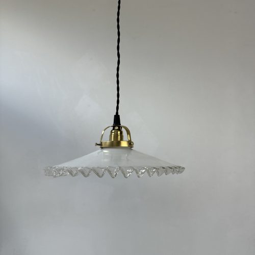 SUSPENSION EN OPALINE DENTELEE 25 CM / ref : L1968