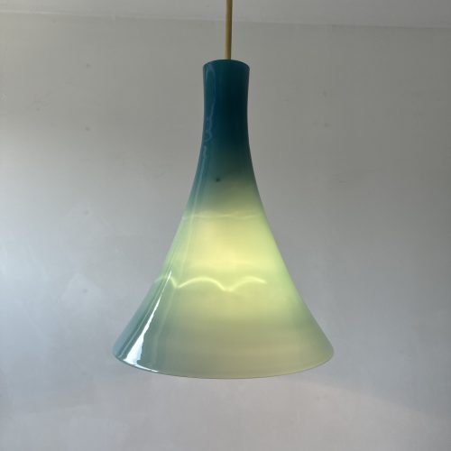 LUSTRE EN OPALINE BLEUE / ref : L917