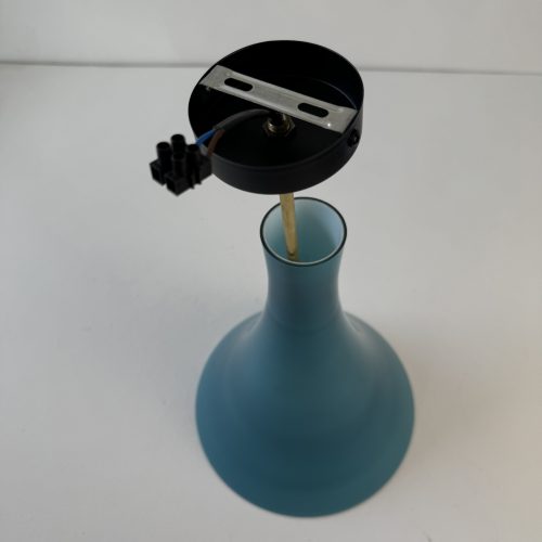 LUSTRE EN OPALINE BLEUE / ref : L917