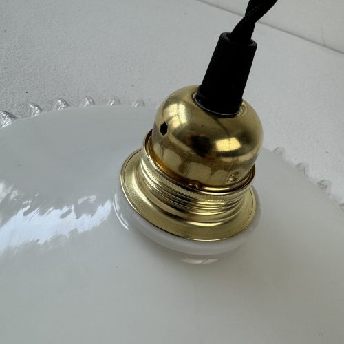 SUSPENSION DENTELEE EN OPALINE 25 CM / ref : L1987