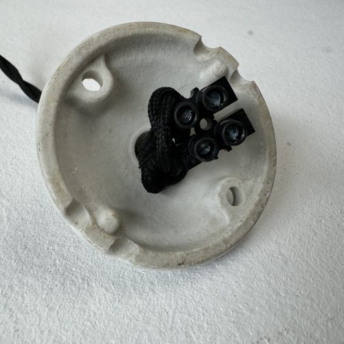 SUSPENSION DENTELEE EN OPALINE / ref : L2028