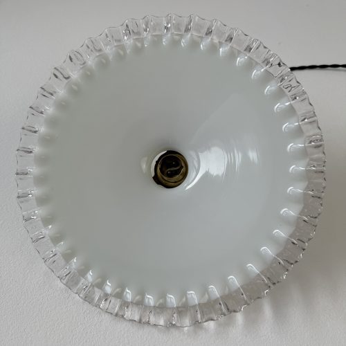 SUSPENSION DENTELEE EN OPALINE / ref : L2028