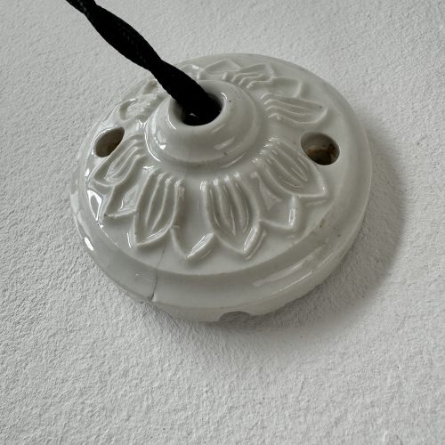 SUSPENSION DENTELEE EN OPALINE / ref : L2030