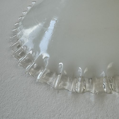 SUSPENSION DENTELEE EN OPALINE / ref : L2033