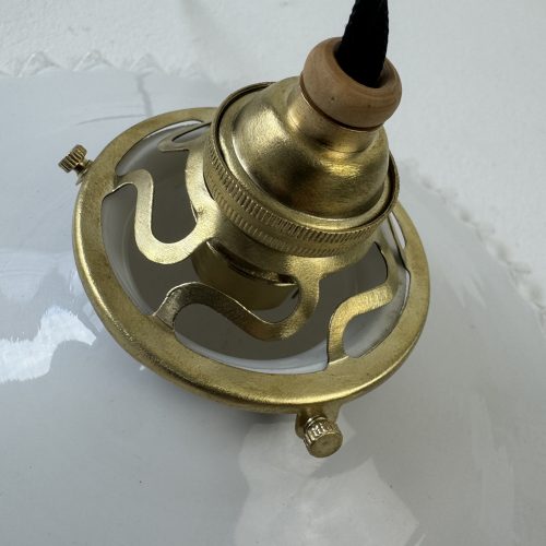 SUSPENSION DENTELEE EN OPALINE / ref : L2034
