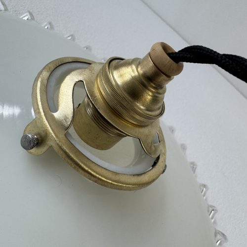 SUSPENSION DENTELEE EN OPALINE / ref : L2035