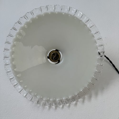 SUSPENSION DENTELEE EN OPALINE / ref : L2035