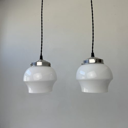 PAIRE SUSPENSIONS EN OPALINE 15 CM / ref : L2083