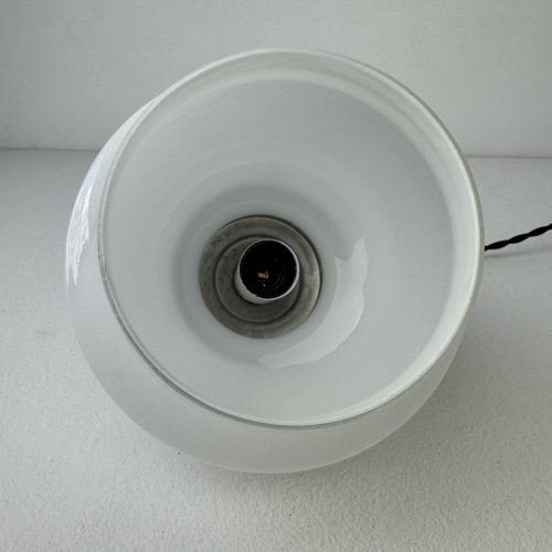 PAIRE DE SUSPENSIONS  EN OPALINE / ref : L2019