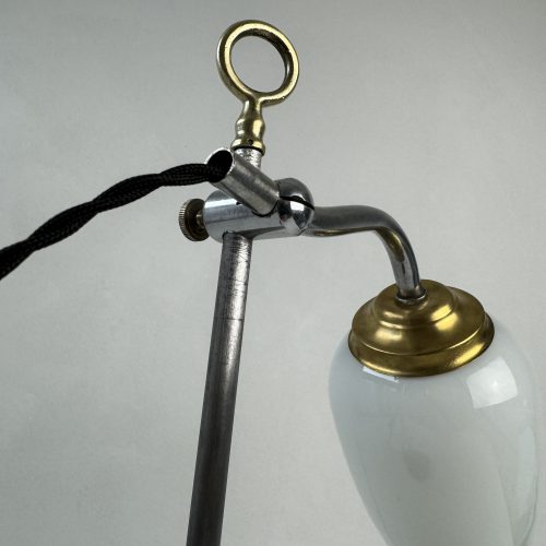 LAMPE MONTE ET BAISSE EN OPALINE  / ref : L2099