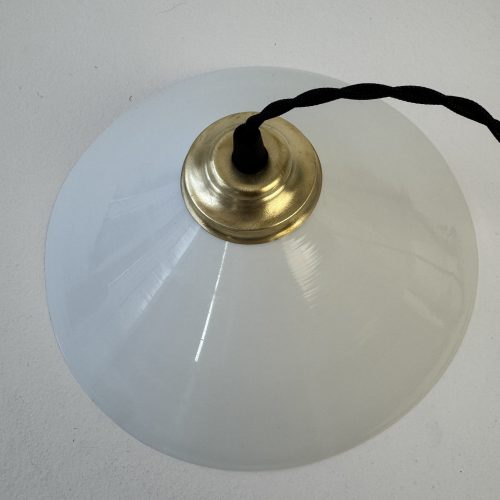 SUSPENSION CONIQUE EN OPALINE  / Ref: L2226