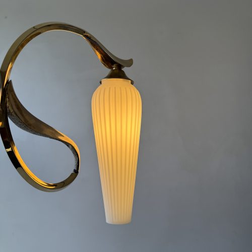 APPLIQUE VINTAGE EN OPALINE  / ref : L2256