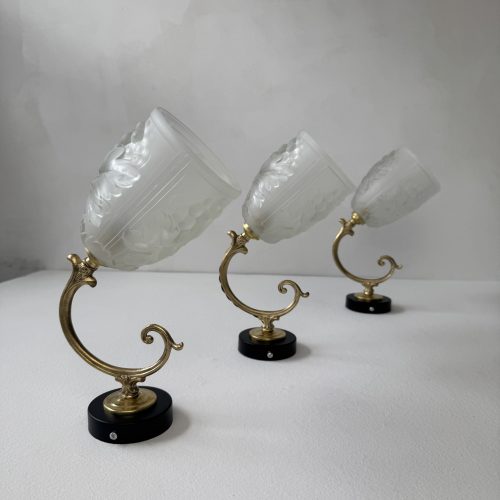 LOT 3 APPLIQUES EN VERRE MOULE  / ref : L2248