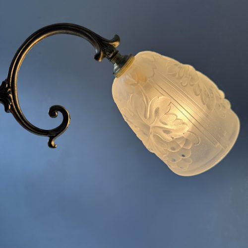LOT 3 APPLIQUES EN VERRE MOULE  / ref : L2248