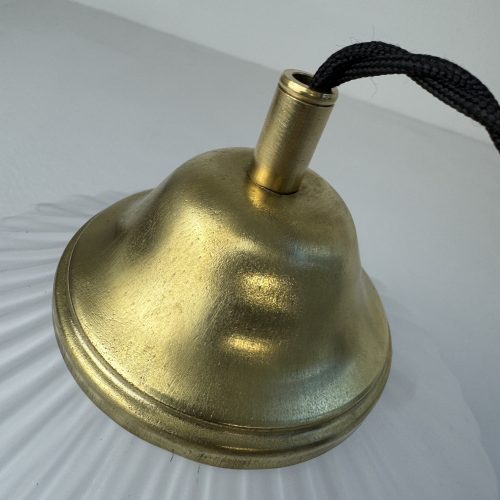 SUSPENSION EN OPALINE CANNELEE / ref : L2271
