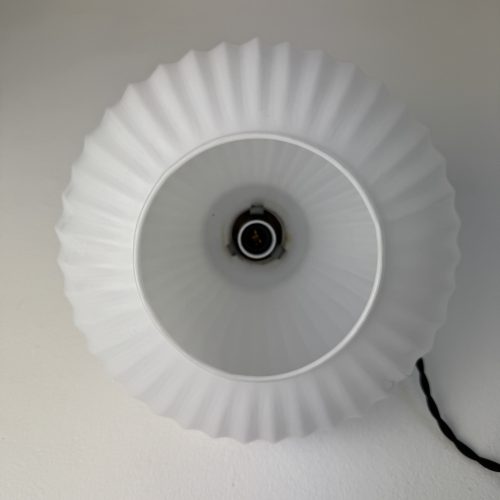 SUSPENSION EN OPALINE CANNELEE / ref : L2271
