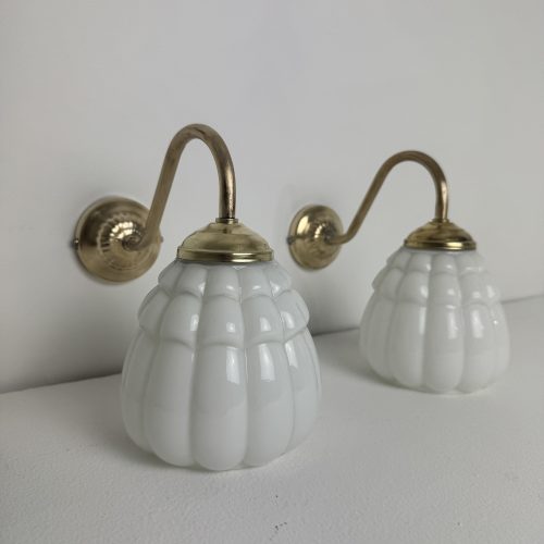 PAIRE D'APPLIQUE EN OPALINE  / ref : L2298