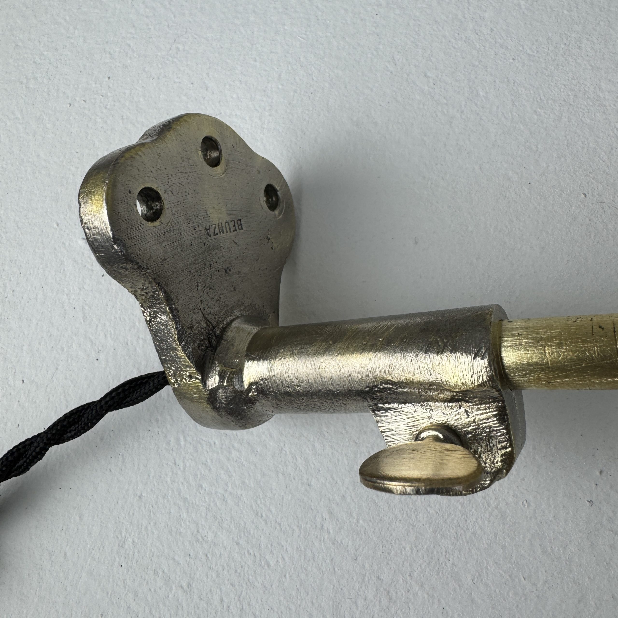 PAIRE D'APPLIQUES D'ATELIER "BEUNZA" / ref : L057