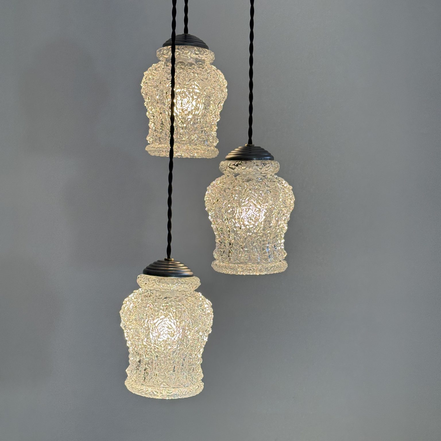 Lustre plafonnier design avec spots orientables noir ou blanc