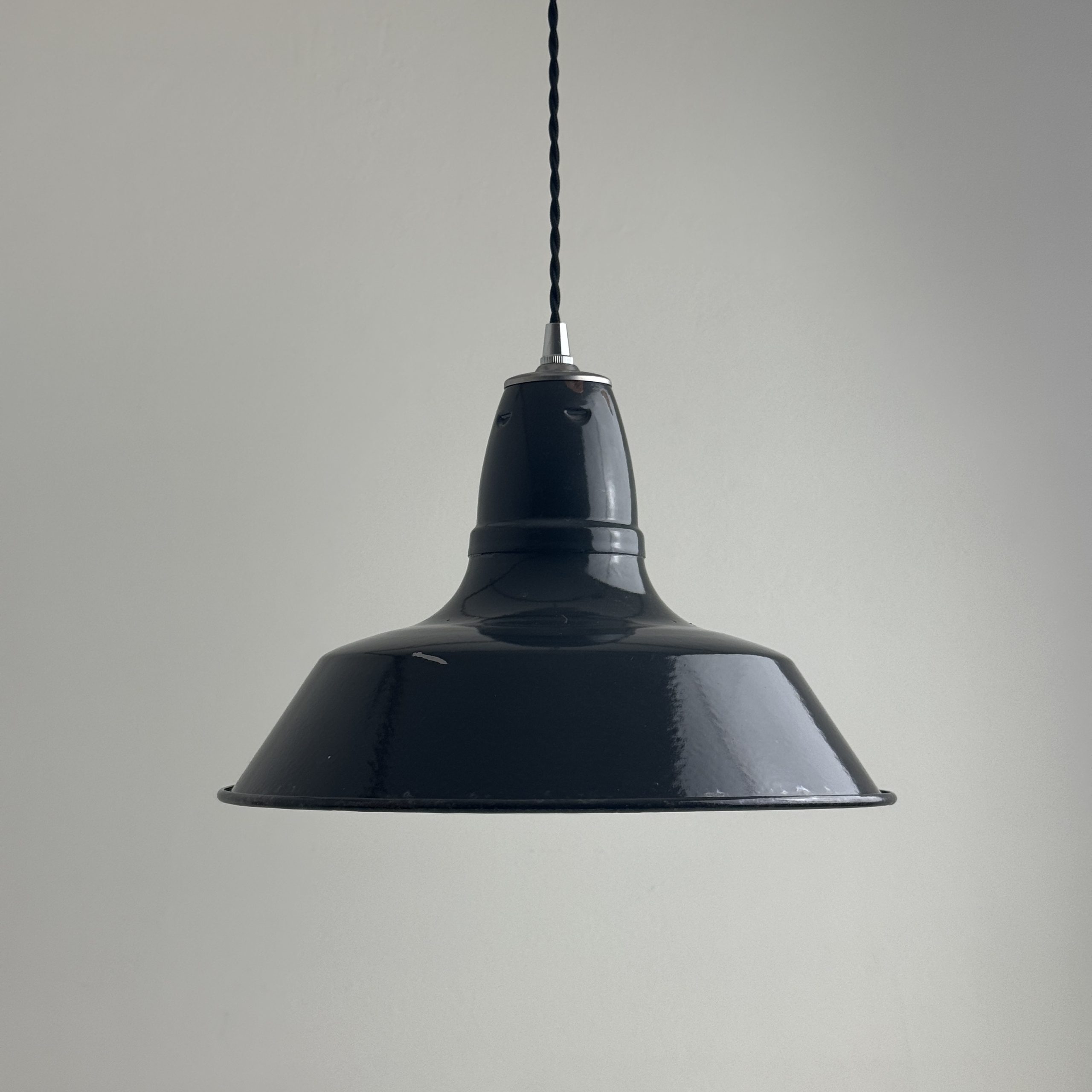 SUSPENSION D'ATELIER EMAILLEE / ref : L2395