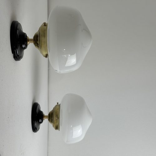PAIRE D'APPLIQUES EN OPALINE / ref : L2428
