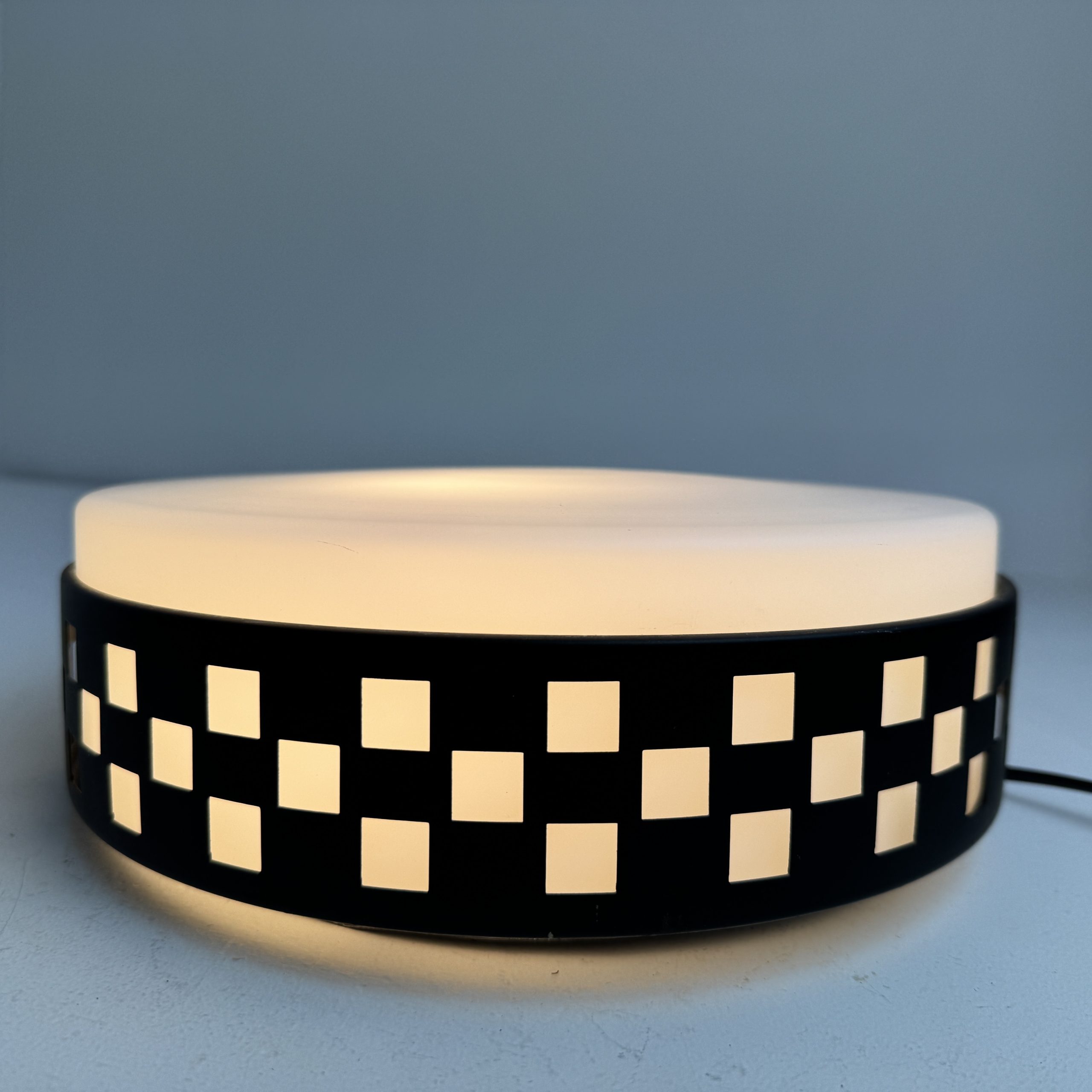 PLAFONNIER SPACE-AGE EN OPALINE "WILA" / ref : L2434